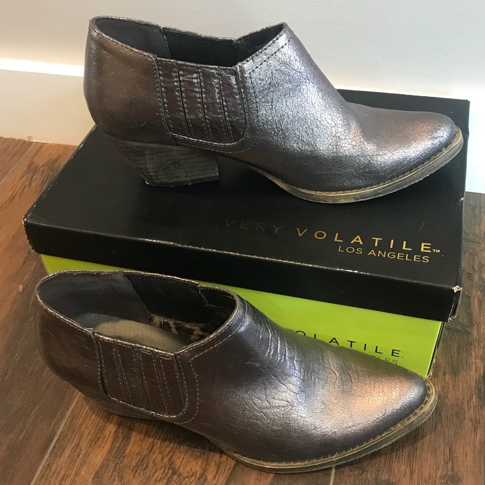 Very Volatile Pewter Booties - Sz 7.5